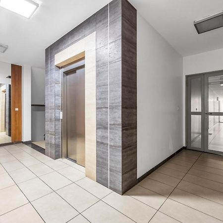 Spacious 2 Bedroom Ac Dalanowska 46 Warsaw Exterior photo