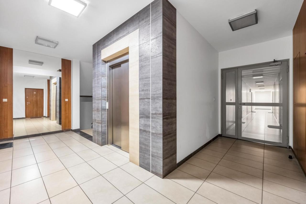 Spacious 2 Bedroom Ac Dalanowska 46 Warsaw Exterior photo