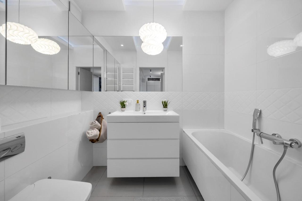 Spacious 2 Bedroom Ac Dalanowska 46 Warsaw Exterior photo